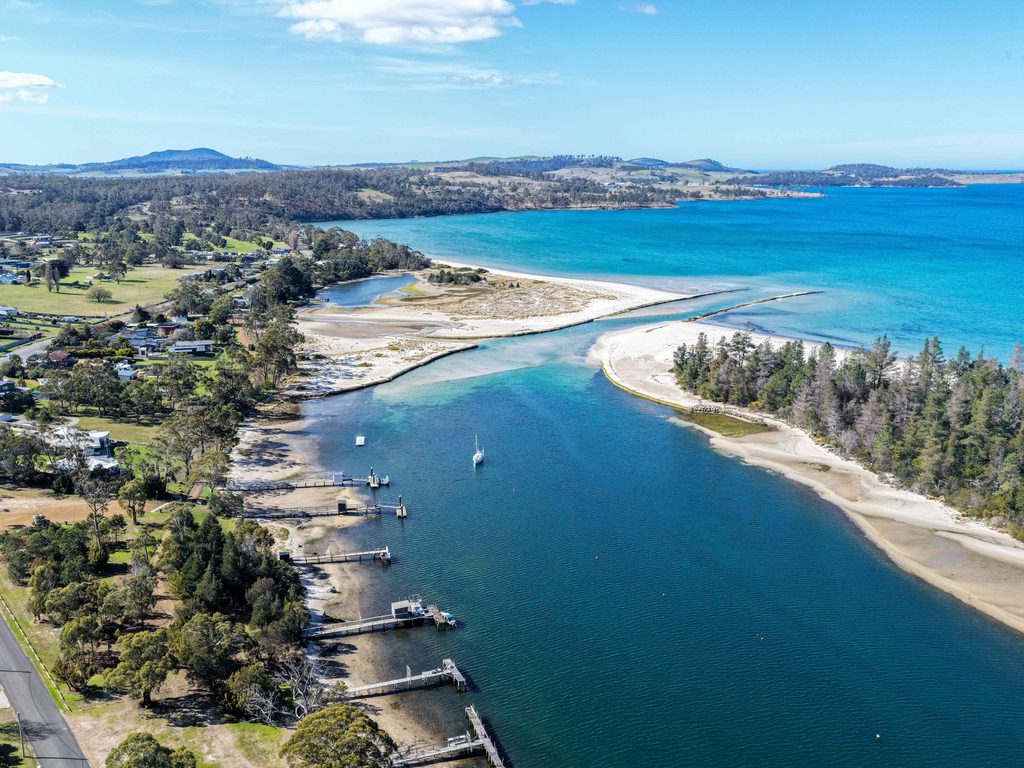 4one4 Property Co: Orford Tasmania coastline and coastal scenery on the East Coast